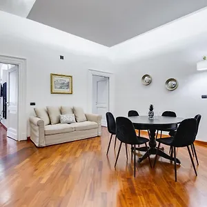 Bdc - Spanish Steps Gold 2bdr Apartment